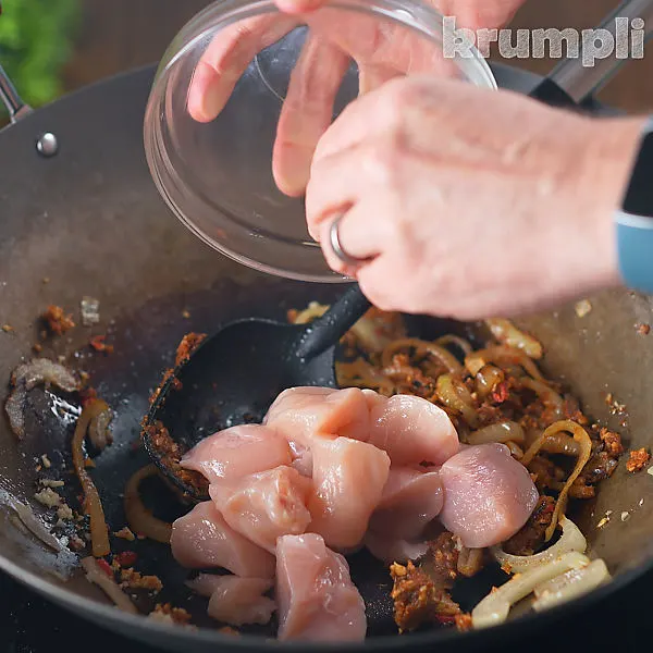 Satay Chicken Curry process shots 5 of 16