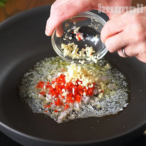 Tomato and Mascarpone Pasta process shots 1 of 12