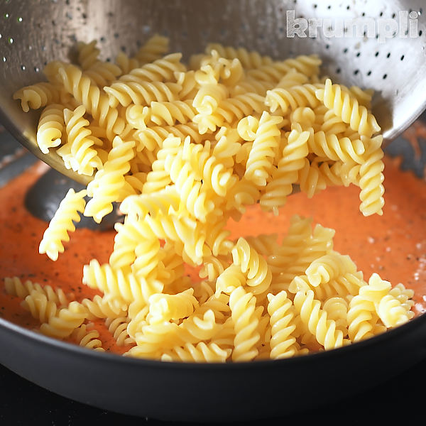 Tomato and Mascarpone Pasta process shots 10 of 12
