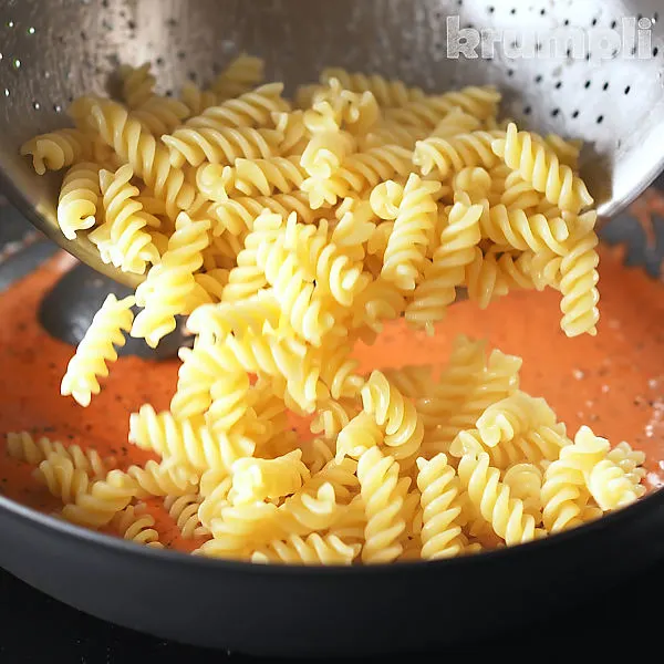 Tomato and Mascarpone Pasta process shots 10 of 12