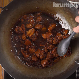 Vietnamese Caramel Chicken process shots 16 of 16