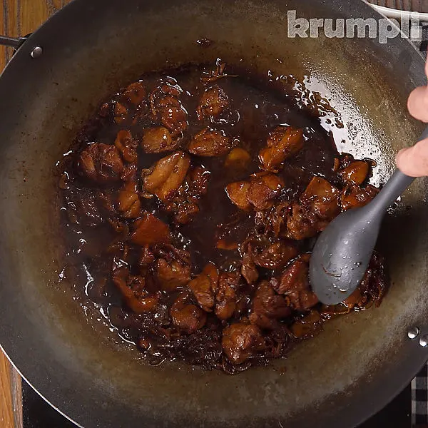 Vietnamese Caramel Chicken process shots 16 of 16