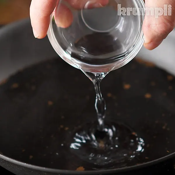 Vietnamese Caramel Chicken process shots 7 of 16