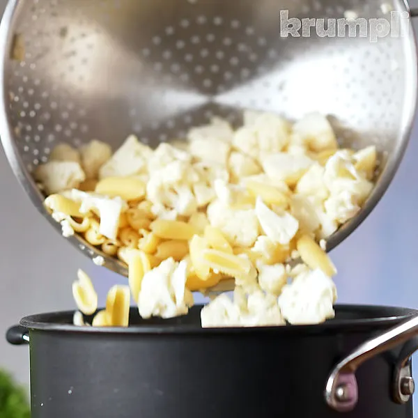 Cauliflower Cheese Pasta Bake process shots 16 of 20