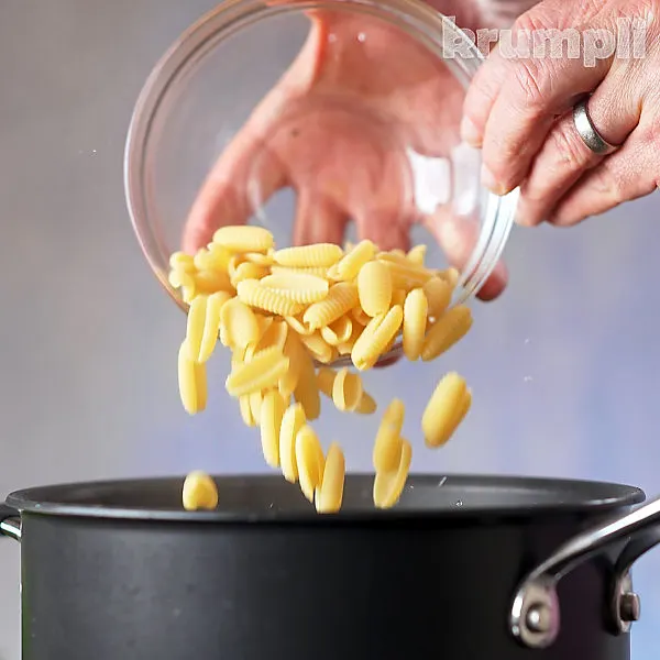 Cauliflower Cheese Pasta Bake process shots 4 of 20