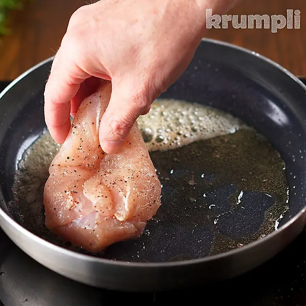 Chicken Breast in Tomato Sauce process shots 1 of 9