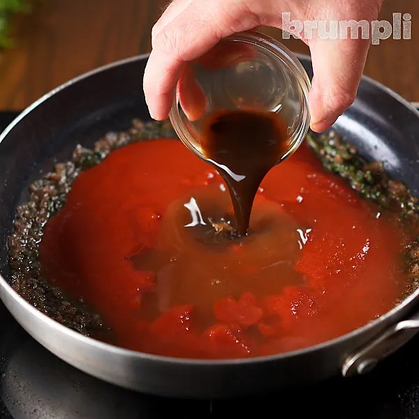 Chicken Breast in Tomato Sauce process shots 5 of 9