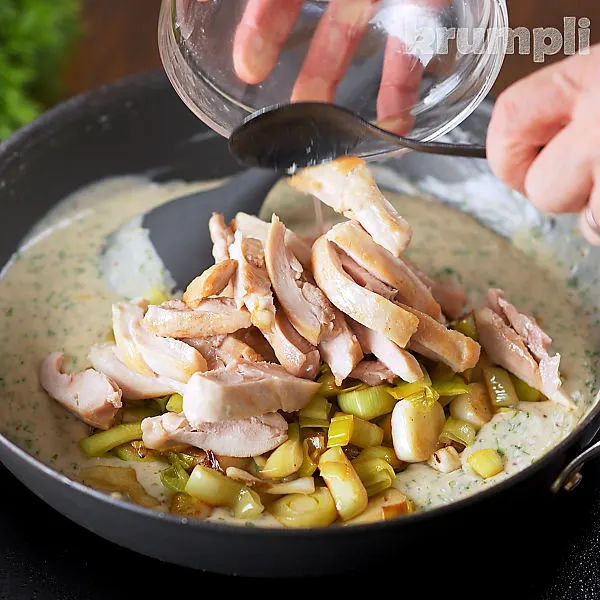 Chicken Hotpot process shots 14 of 18