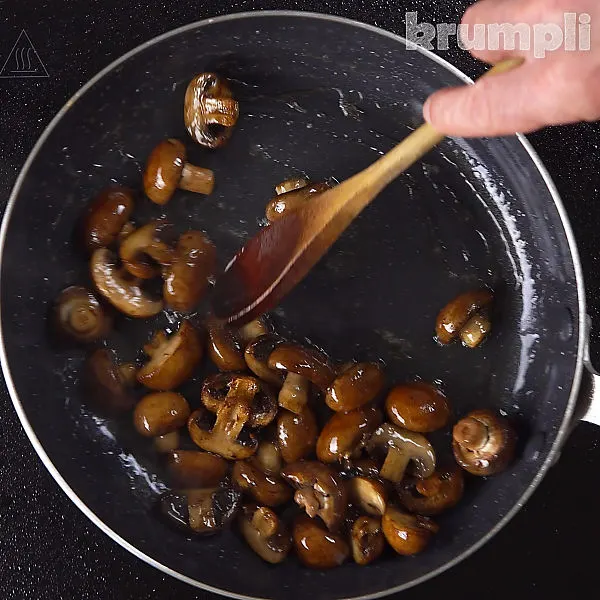 Chicken and Mushroom Stroganoff process shots 4 of 13