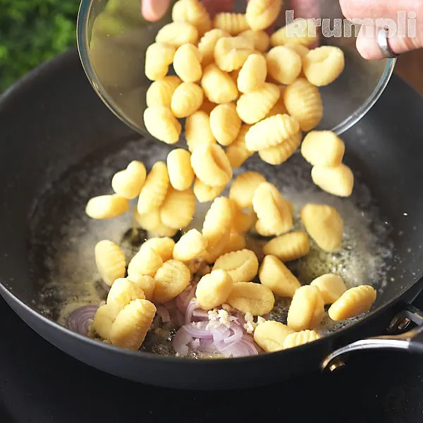 Fried Gnocchi process shots 5 of 15