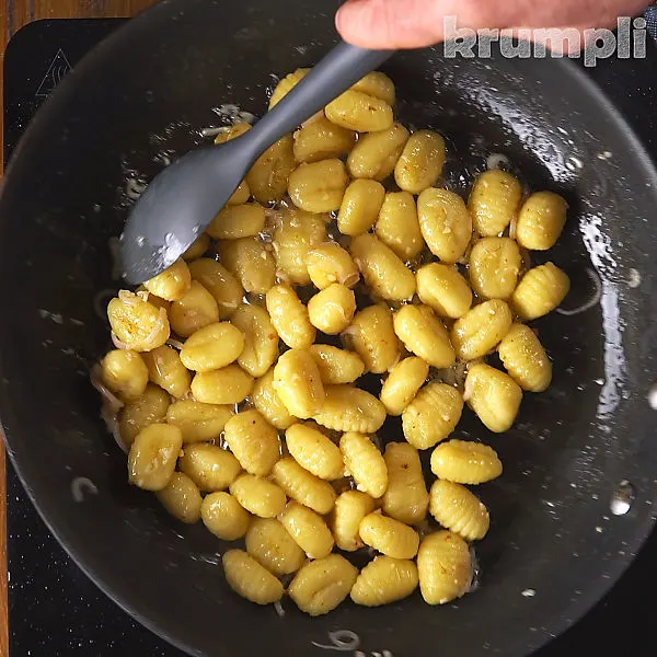 Fried Gnocchi process shots 6 of 15
