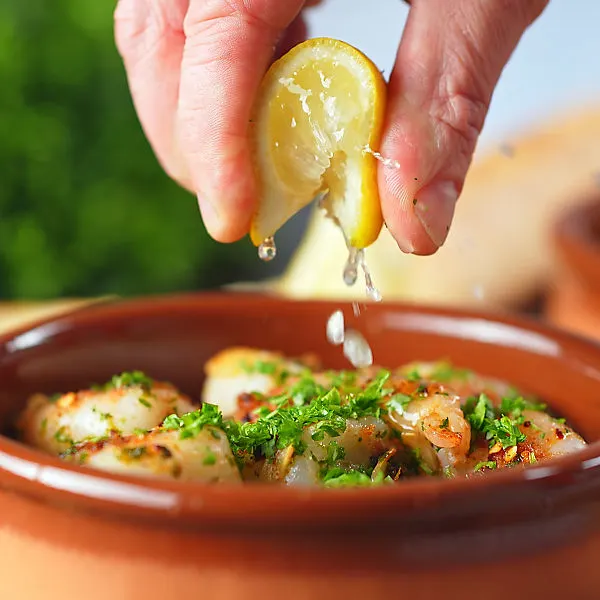 Gambas Pil Pil process shots 10 of 10