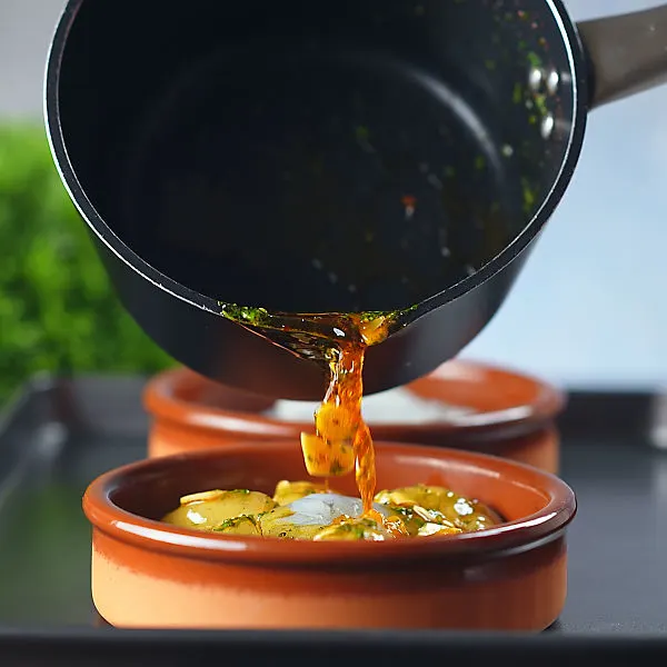 Gambas Pil Pil process shots 8 of 10