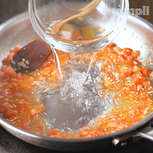 Pasta with Mussels process shots 6 of 12