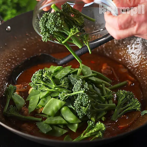 Thai Jungle Curry process shots 10 of 13