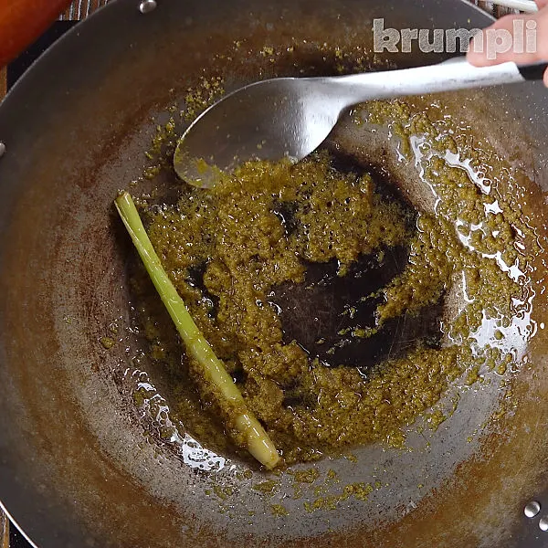 Green thai tofu curry process shots 6 of 20