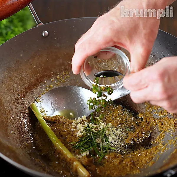 Green thai tofu curry process shots 7 of 20