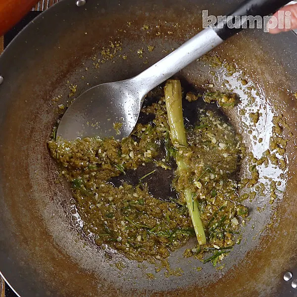 Green thai tofu curry process shots 8 of 20