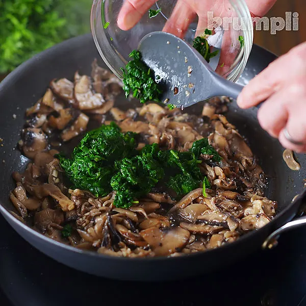 Spinach and Mushroom Pasta process shots 11 of 15