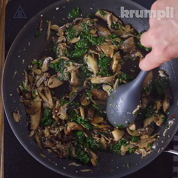 Spinach and Mushroom Pasta process shots 12 of 15