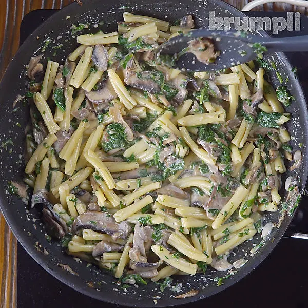 Spinach and Mushroom Pasta process shots 15 of 15