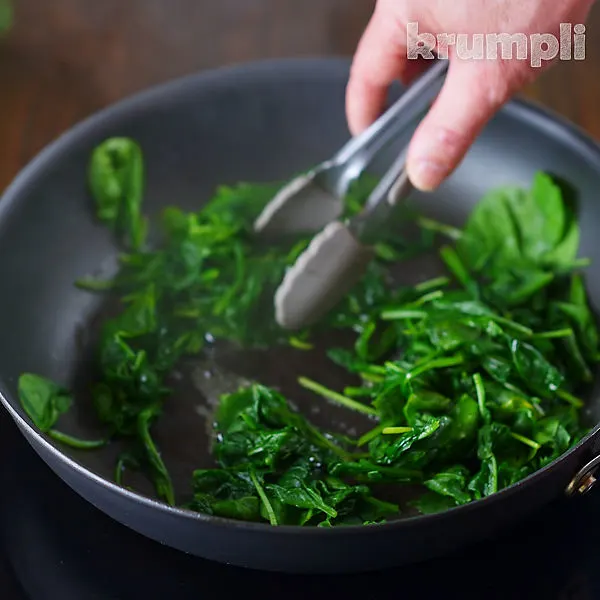 Spinach and Mushroom Pasta process shots 3 of 15