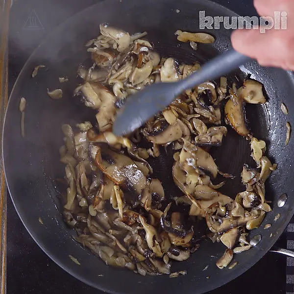 Spinach and Mushroom Pasta process shots 6 of 15