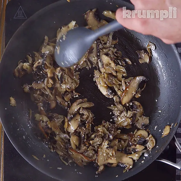 Spinach and Mushroom Pasta process shots 8 of 15