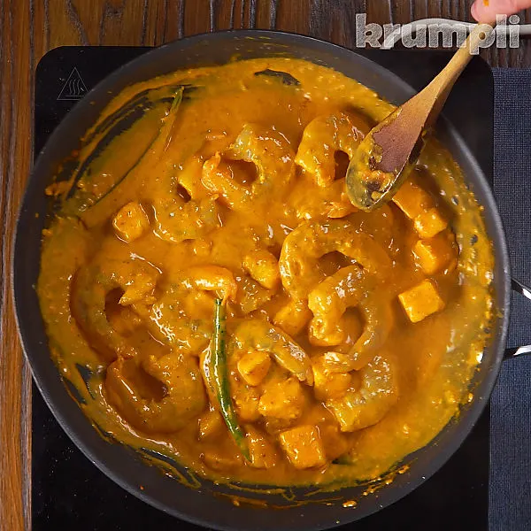 Prawn and Mango Curry process shots 10 of 10