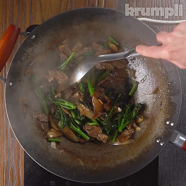 Beef and broccoli stir fry process shots 14 of 18