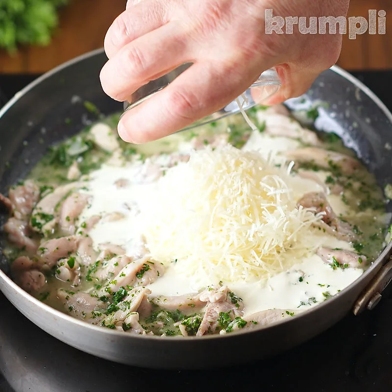 Creamy Chicken and Bacon Pasta process shots 10 of 16