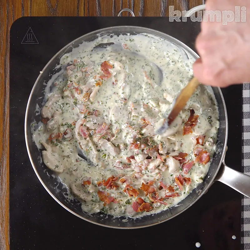 Creamy Chicken and Bacon Pasta process shots 14 of 16