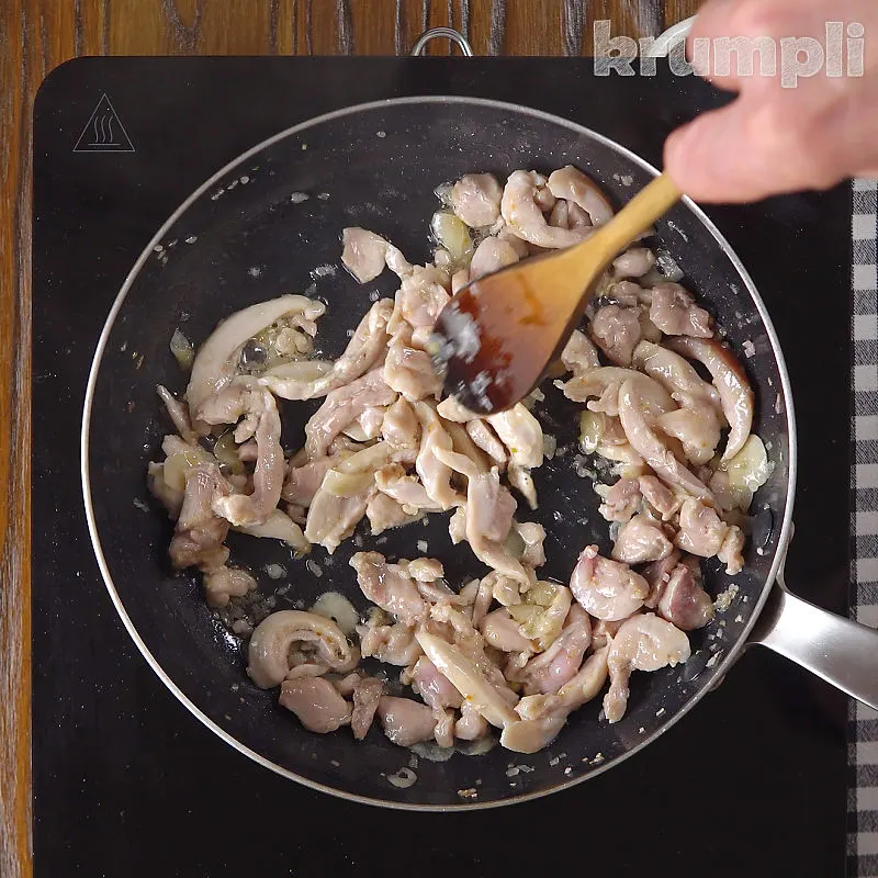 Creamy Chicken and Bacon Pasta process shots 6 of 16