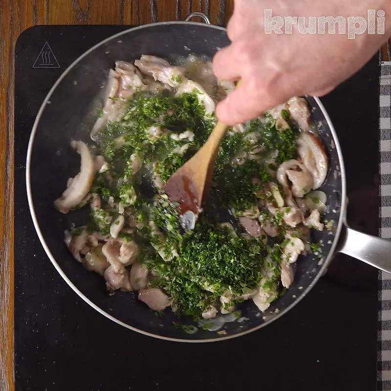 Creamy Chicken and Bacon Pasta process shots 8 of 16