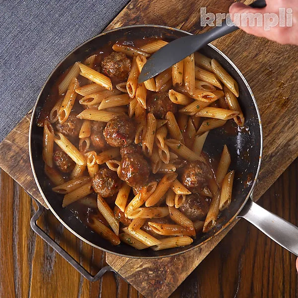 Meatball Pasta Bake process shots 16 of 19