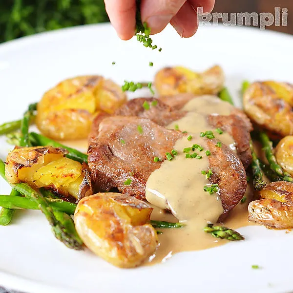 Pork Medallions with Mustard Sauce process shots 11 of 11