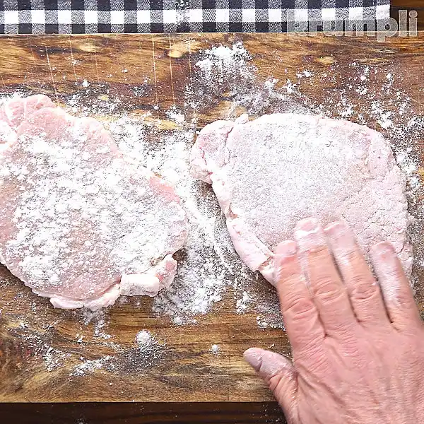Kotlet Schabowy process shot 7 of 12