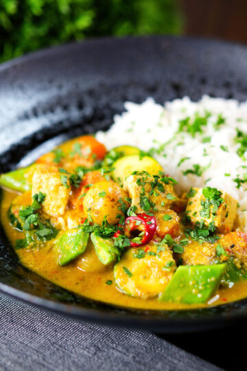 Sayur kare, a Balinese vegetable and tofu curry served with Jasmine rice and fresh coriander.