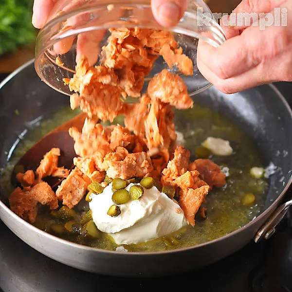 Canned Salmon Pasta process shots 5 of 9