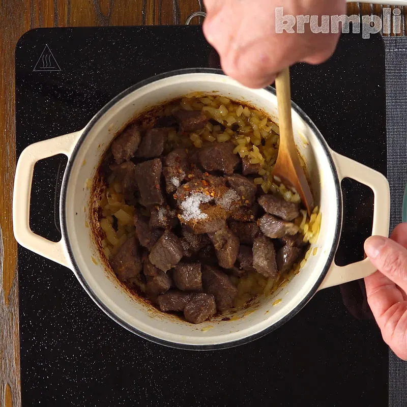 Beef Pastitsada process shot 3 of 8
