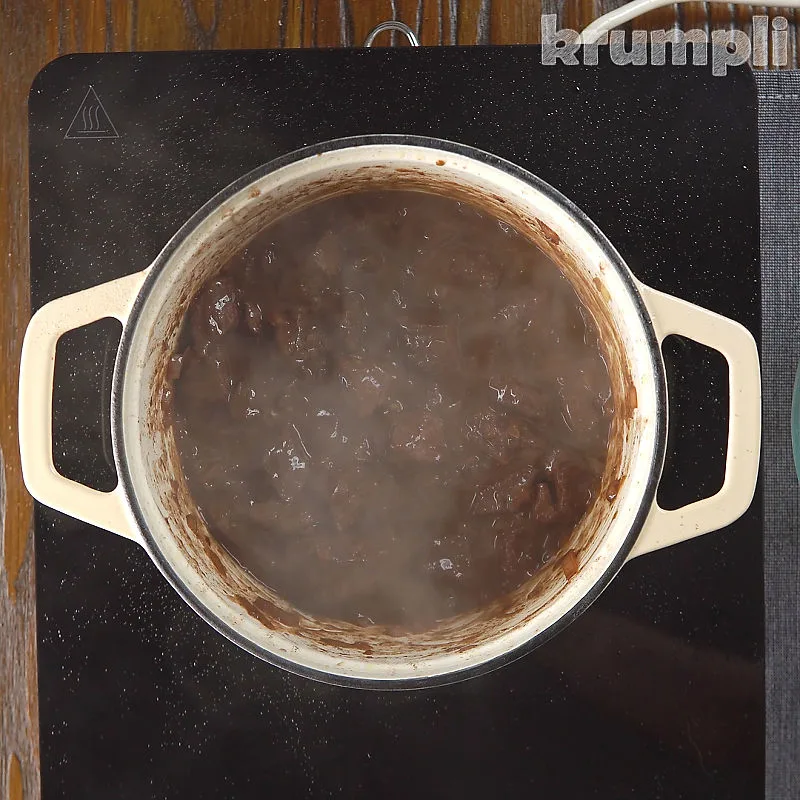 Beef Pastitsada process shot 4 of 8