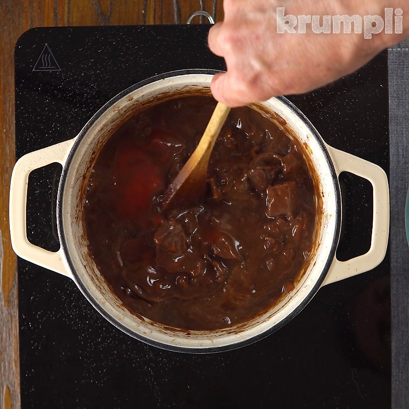 Beef Pastitsada process shot 5 of 8