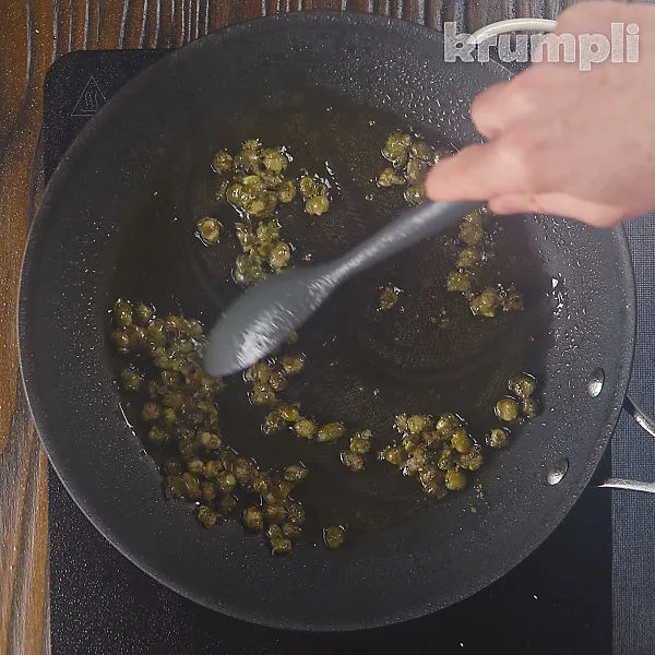 Chilli Prawn Linguine process shot 2 of 11