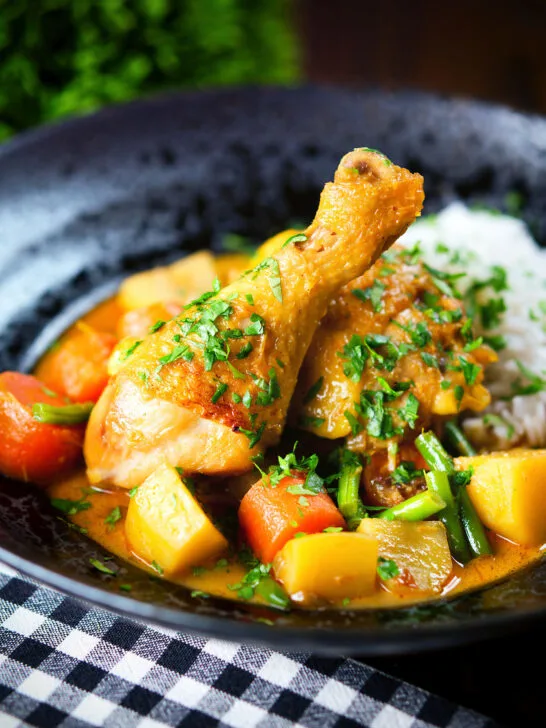 Vietnamese yellow chicken curry (ca ri ga) served with jasmine rice.