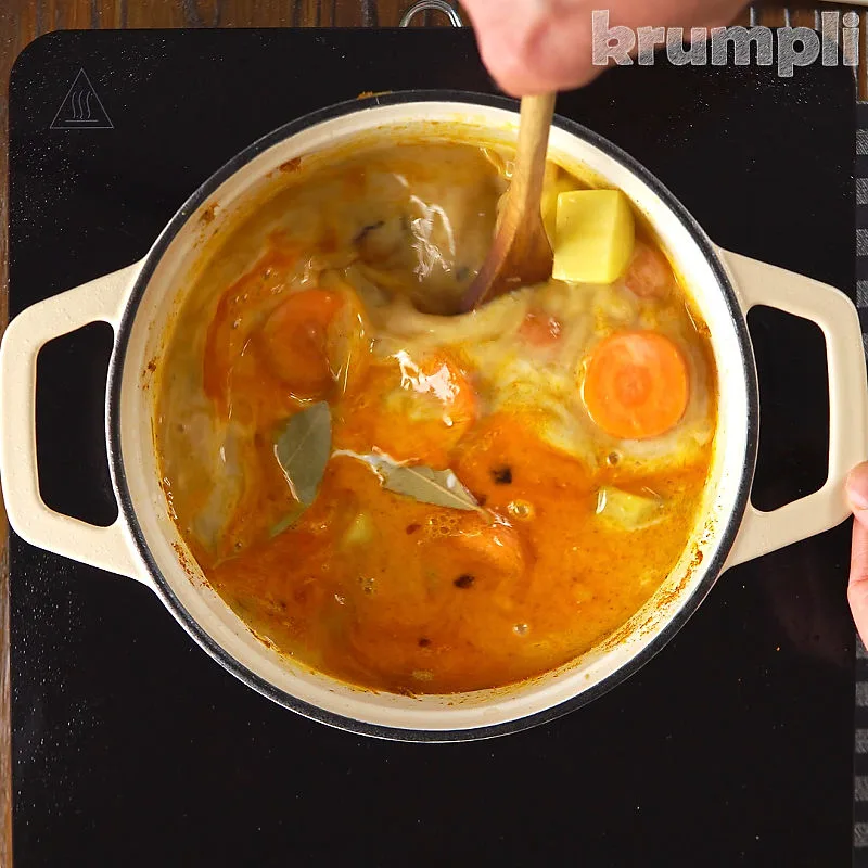 Vietnamese Chicken Curry process shot 6 of 8