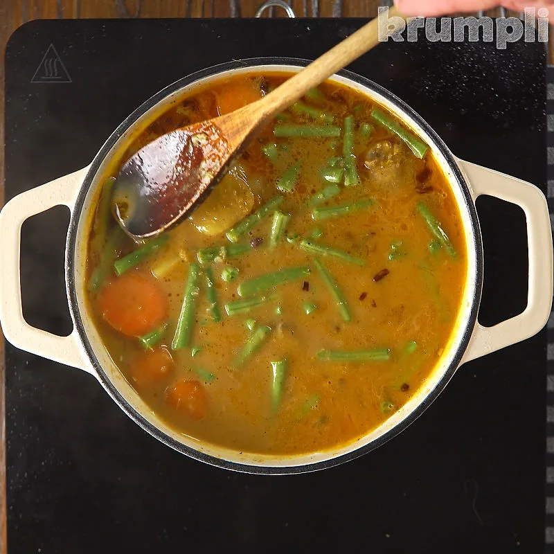 Vietnamese Chicken Curry process shot 8 of 8
