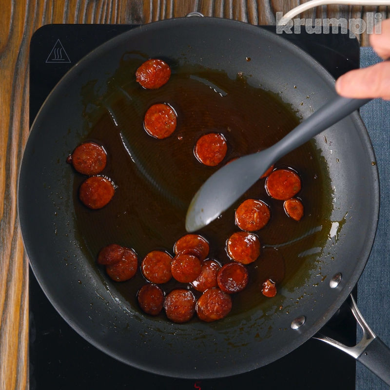 Chicken and Chorizo Pasta Bake process shot 1 of 9