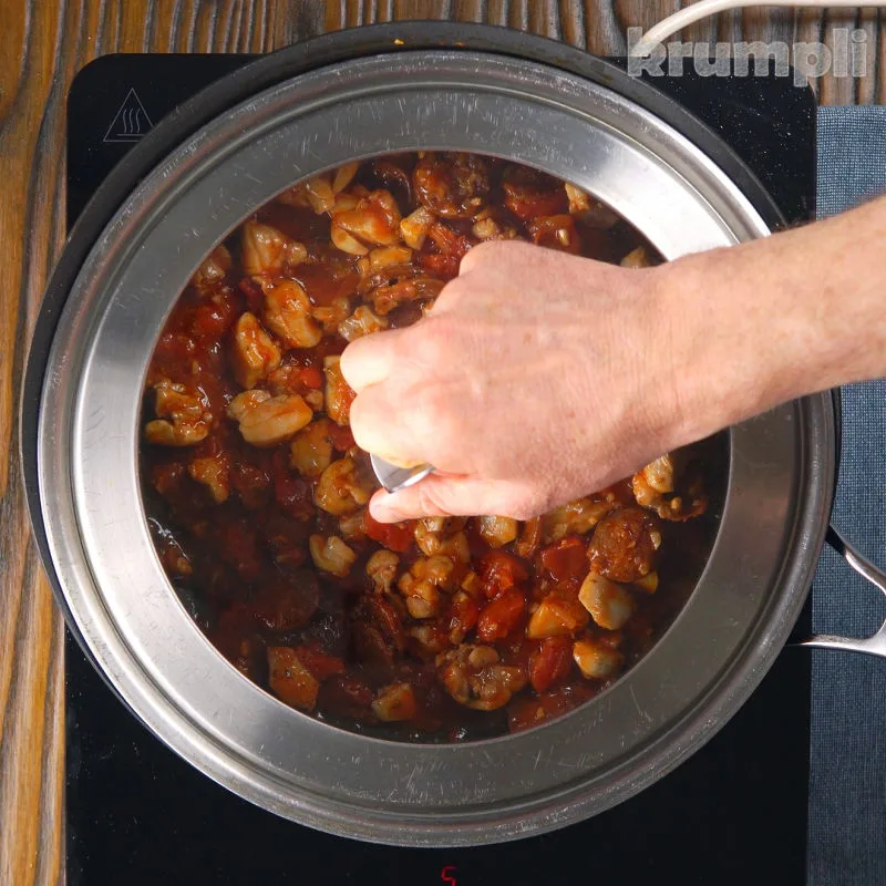 Chicken and Chorizo Pasta Bake process shot 4 of 9