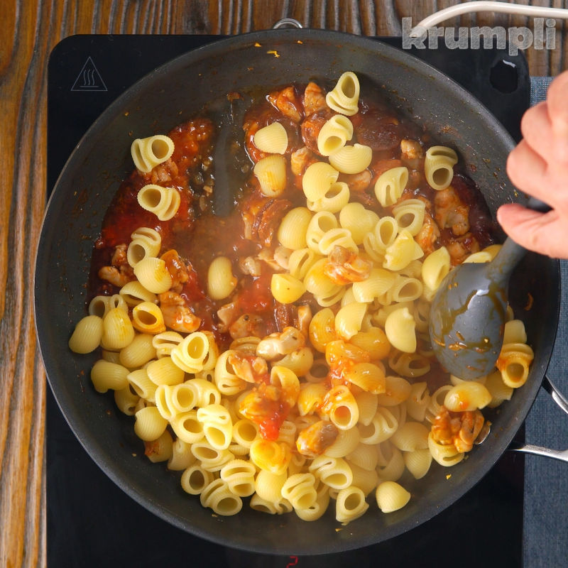 Chicken and Chorizo Pasta Bake process shot 6 of 9