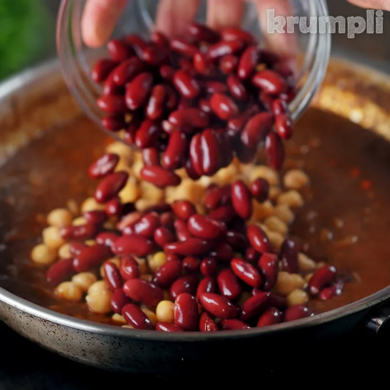 Chickpea Chilli process shot 6 of 7